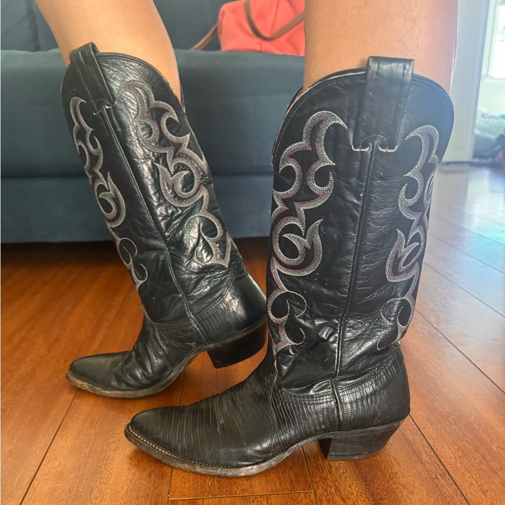 Nocona Black Leather Heeled Boots with Embroidery